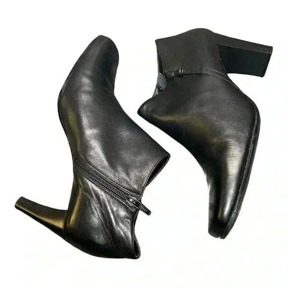 Jennifer Moore Black Leather Ankle Boots Sz 8.5  Pre-loved - Picture 2 of 10